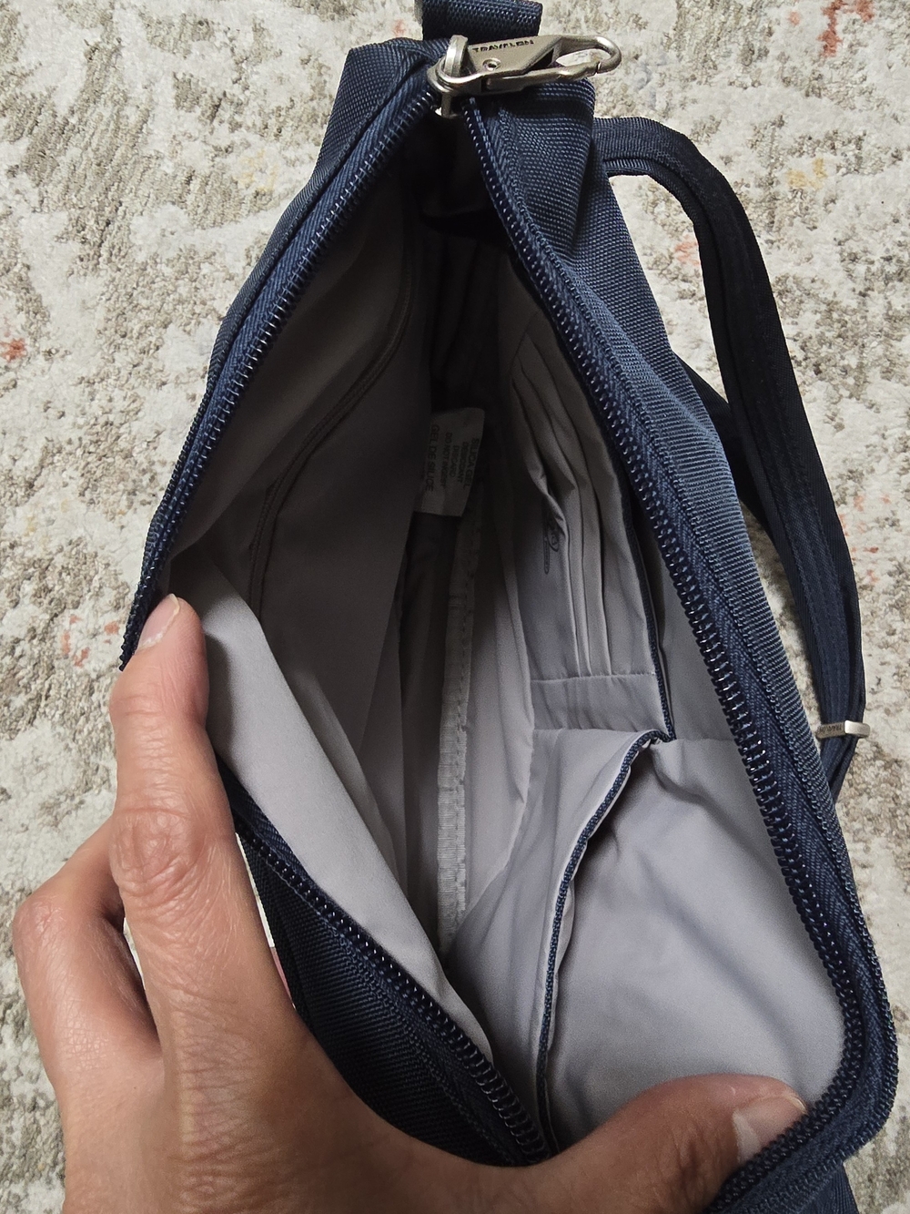 Travelon Navy Crossbody Bag Unisex Anti-Theft, Adjustable Strap 9"x 11" x 1.75" - Picture 7 of 12